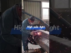 高いマストの柱