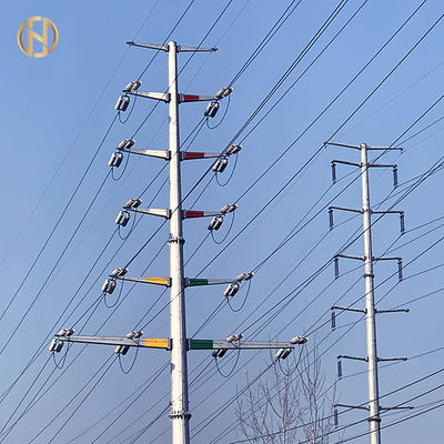 送電線は鋼鉄管状の電力ポーランド人に電流を通した