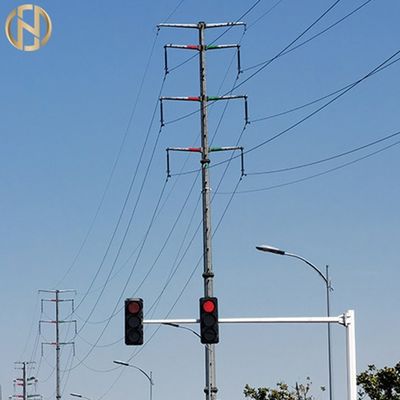 多角形形の信号ポーランド人腕を搭載する6M x 12M信号の街灯柱