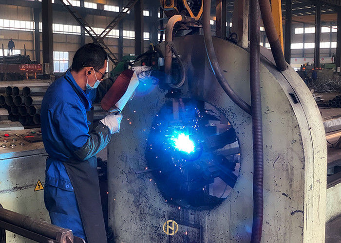 最適な保護のためのASTM A123規格の熱浸しガルバニズドCCTVカメラポール