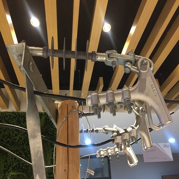 AAAC ACSRのコンダクター120mmの² 50mmの²のための12kv 35kvの棒の付属品の懸濁液及び張力付属品