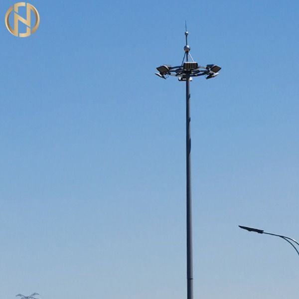 導かれた街灯のために電流を通されるQ345多角形の高いマストのポーランド人の熱いすくい