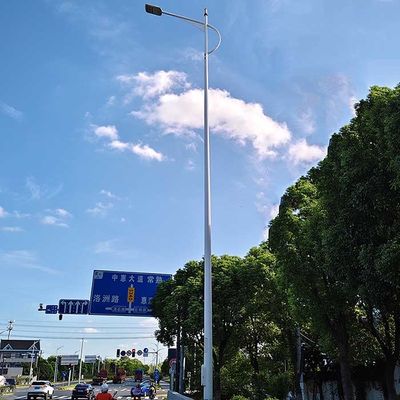 カスタマイズ可能なデザイン 太陽光発電のライトポール ホットディップガルバン化鋼